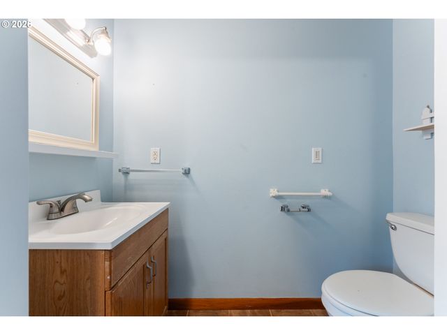 5903 N HOUGHTON St, Portland, OR 97203