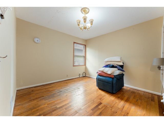 5903 N HOUGHTON St, Portland, OR 97203