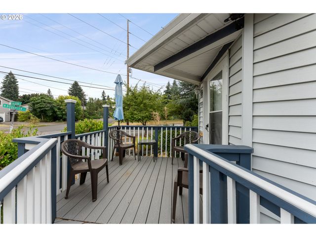 5903 N HOUGHTON St, Portland, OR 97203