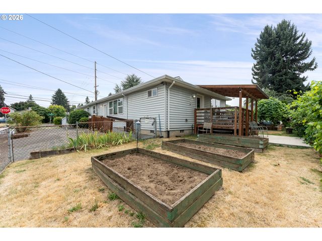5903 N HOUGHTON St, Portland, OR 97203