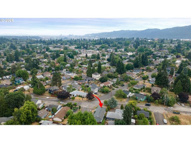 5903 N HOUGHTON St, Portland, OR 97203