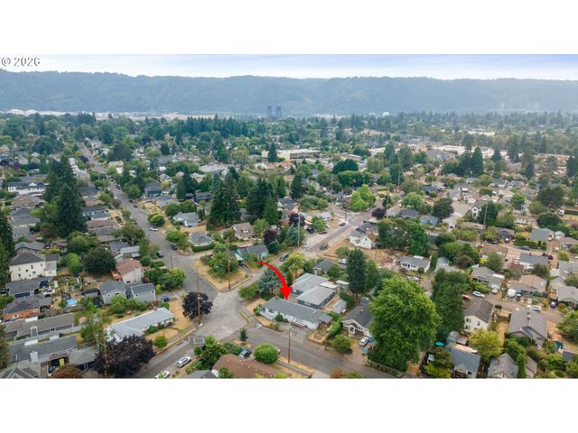 5903 N HOUGHTON St, Portland, OR 97203