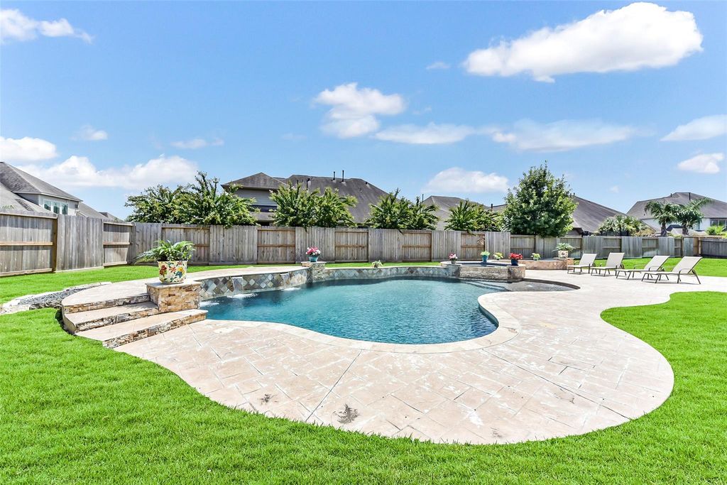 1521 Dusty Rose Court, Friendswood, TX 77546