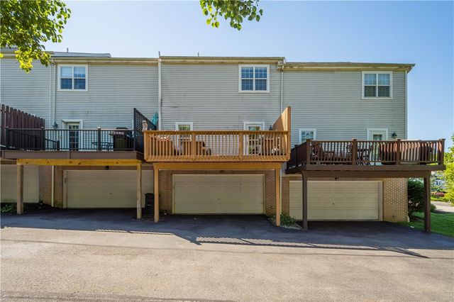 903 Royal Ct, North Strabane, PA 15317