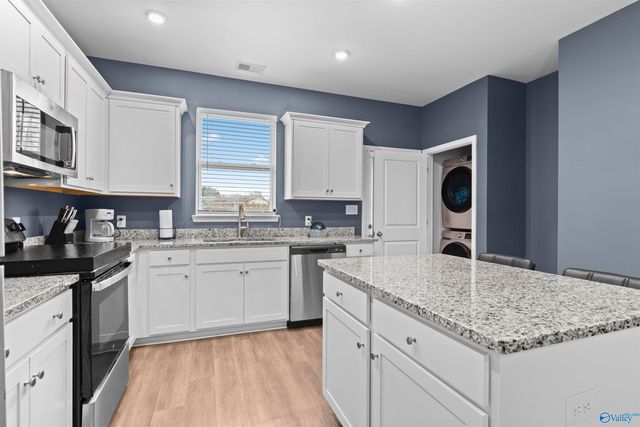 1213 Inglewood Circle, Athens, AL 35611