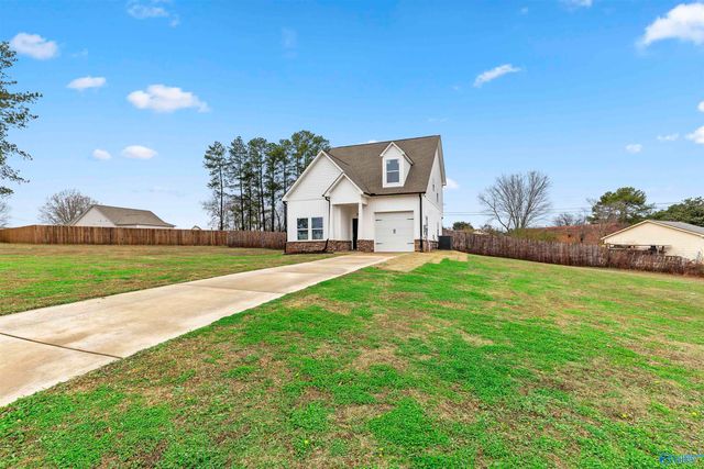 1213 Inglewood Circle, Athens, AL 35611