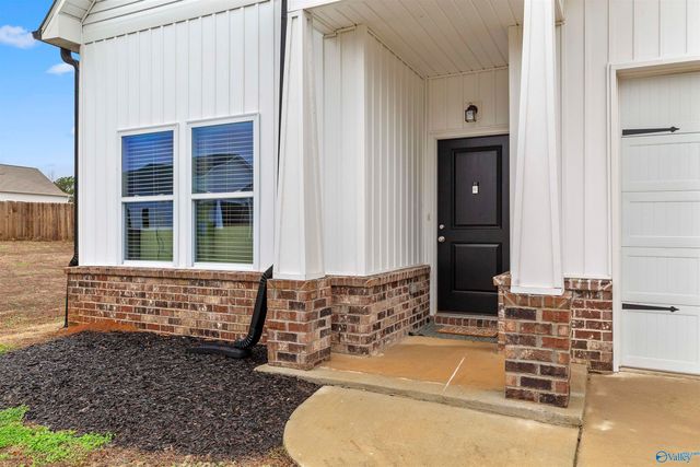 1213 Inglewood Circle, Athens, AL 35611