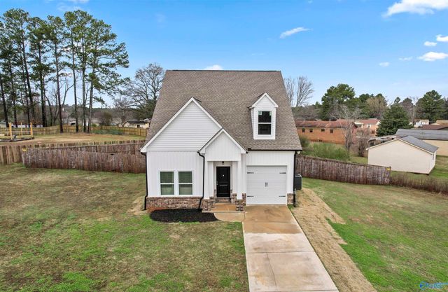 1213 Inglewood Circle, Athens, AL 35611