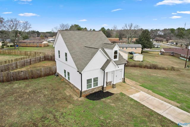 1213 Inglewood Circle, Athens, AL 35611