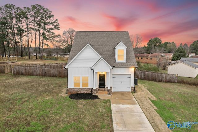 1213 Inglewood Circle, Athens, AL 35611