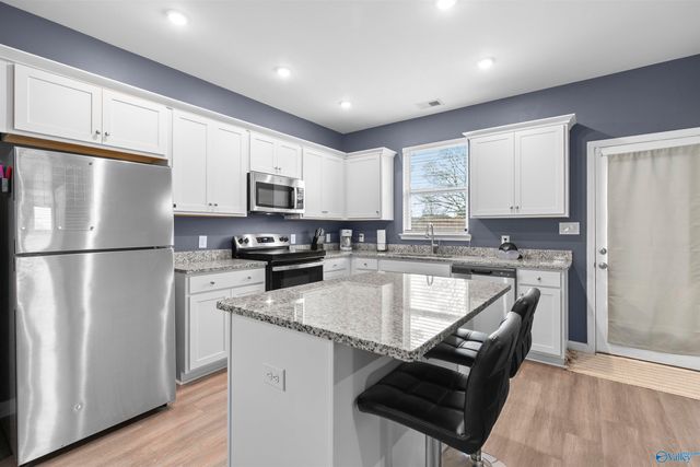 1213 Inglewood Circle, Athens, AL 35611