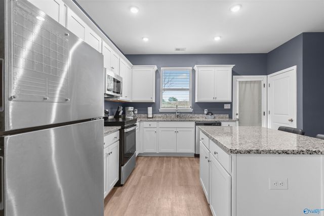 1213 Inglewood Circle, Athens, AL 35611