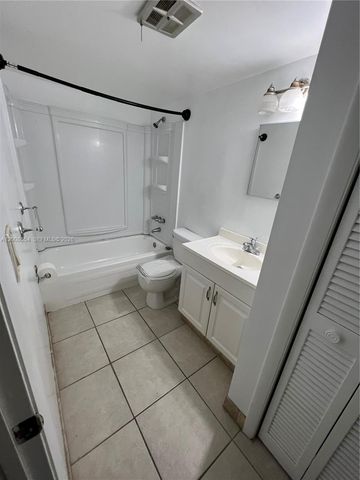 4116 NW 88th Ave 104, Coral Springs, FL 33065