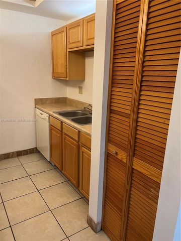 4116 NW 88th Ave 104, Coral Springs, FL 33065