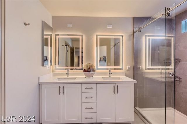 8044 Haywood Estate Avenue, Las Vegas, NV 89113