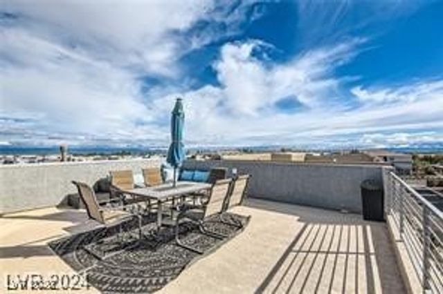 8044 Haywood Estate Avenue, Las Vegas, NV 89113