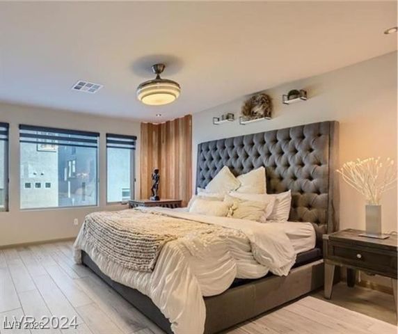 8044 Haywood Estate Avenue, Las Vegas, NV 89113