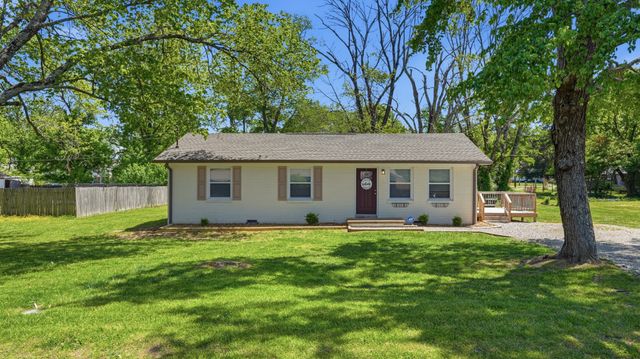 1302 E Grundy St, Tullahoma, TN 37388