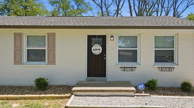 1302 E Grundy St, Tullahoma, TN 37388