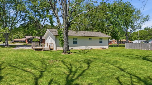 1302 E Grundy St, Tullahoma, TN 37388