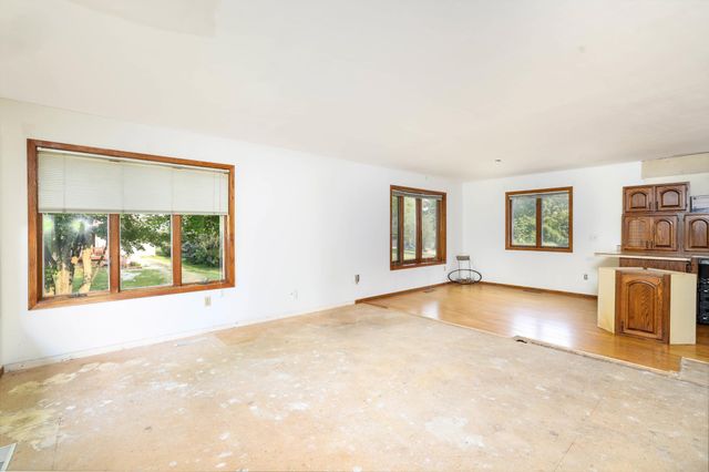 213 5th Street NE, Grand Meadow, MN 55936