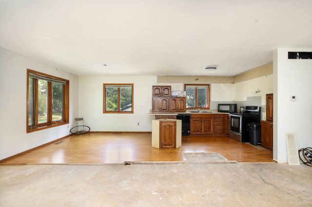 213 5th Street NE, Grand Meadow, MN 55936