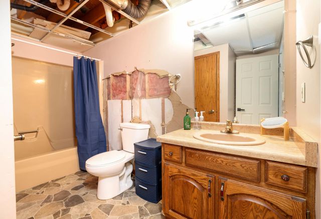 213 5th Street NE, Grand Meadow, MN 55936