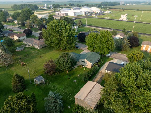 213 5th Street NE, Grand Meadow, MN 55936