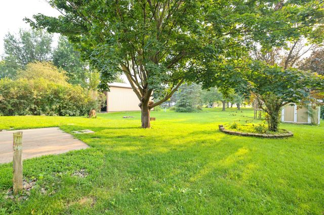 213 5th Street NE, Grand Meadow, MN 55936