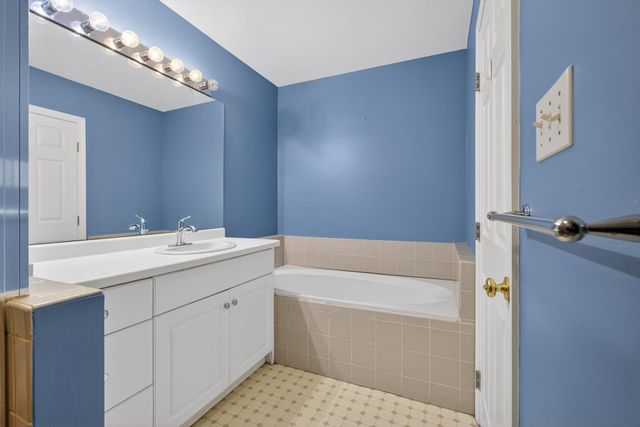 1465 Hooksett Rd Unit 407, Hooksett, NH 03106