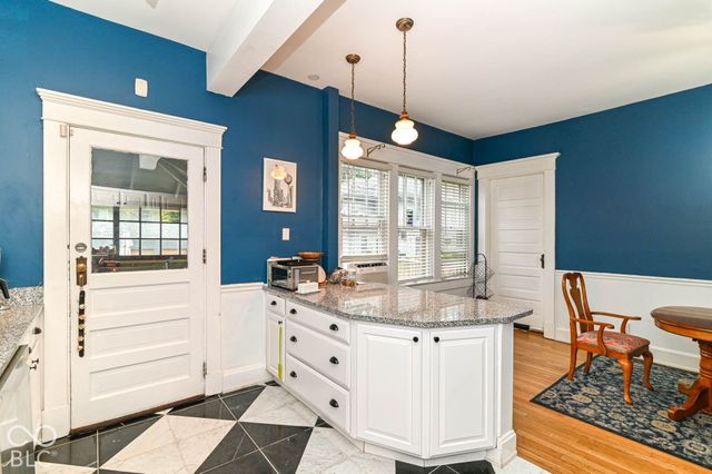 974 Woodruff Place East Drive, Indianapolis, IN 46201