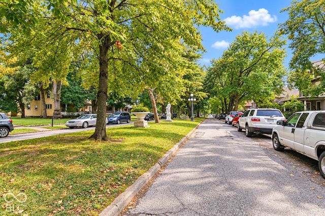 974 Woodruff Place East Drive, Indianapolis, IN 46201
