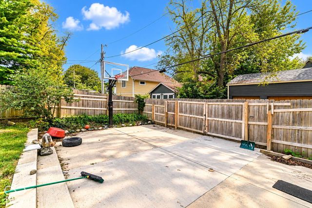 974 Woodruff Place East Drive, Indianapolis, IN 46201
