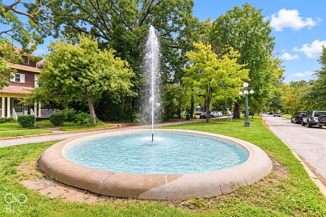 974 Woodruff Place East Drive, Indianapolis, IN 46201