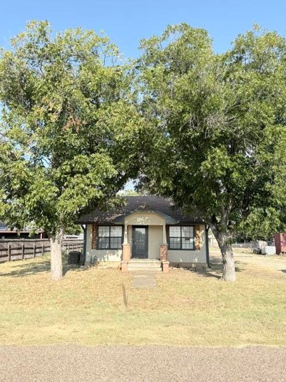 Image 1 of property listing at 513 Pecan Pecan Street, Rowena, TX 76875