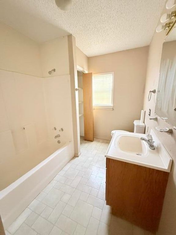 Image 14 of property listing at 513 Pecan Pecan Street, Rowena, TX 76875