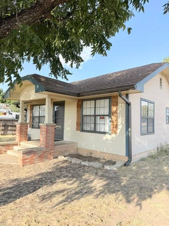Image 2 of property listing at 513 Pecan Pecan Street, Rowena, TX 76875