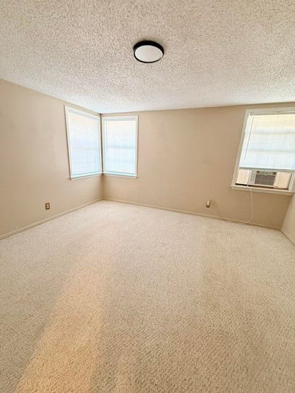Image 7 of property listing at 513 Pecan Pecan Street, Rowena, TX 76875
