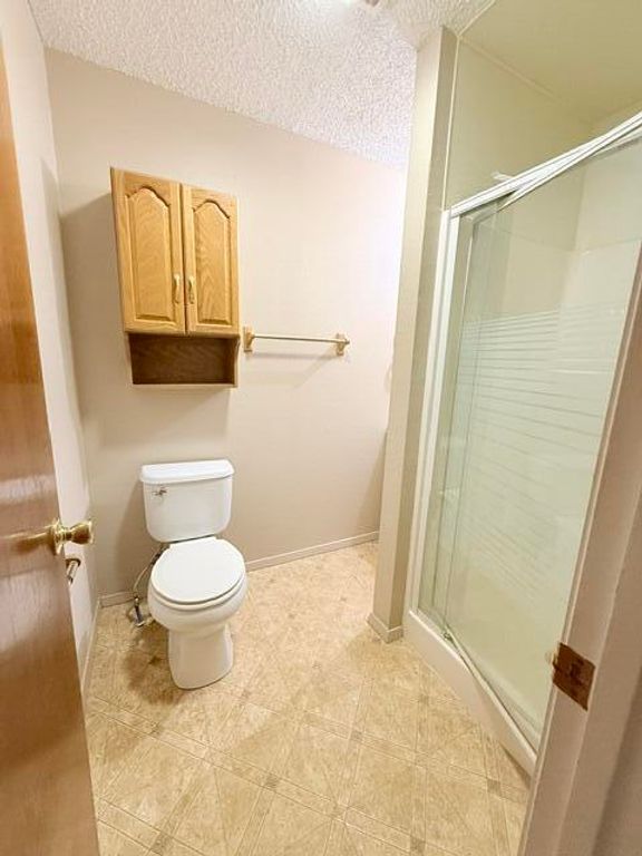 Image 8 of property listing at 513 Pecan Pecan Street, Rowena, TX 76875