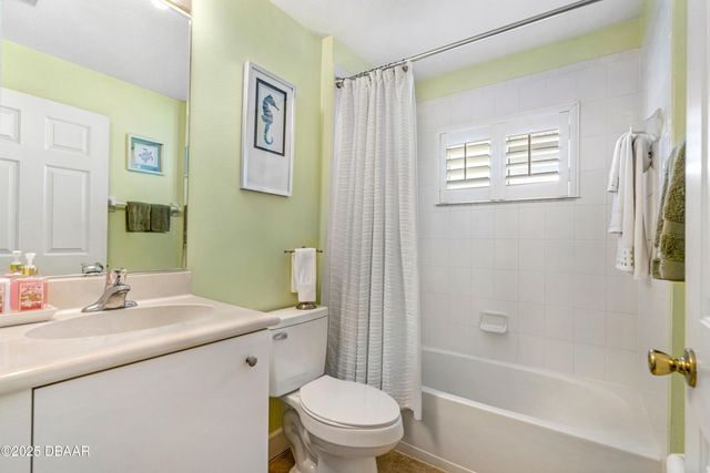 6824 Amici Court, Port Orange, FL 32128