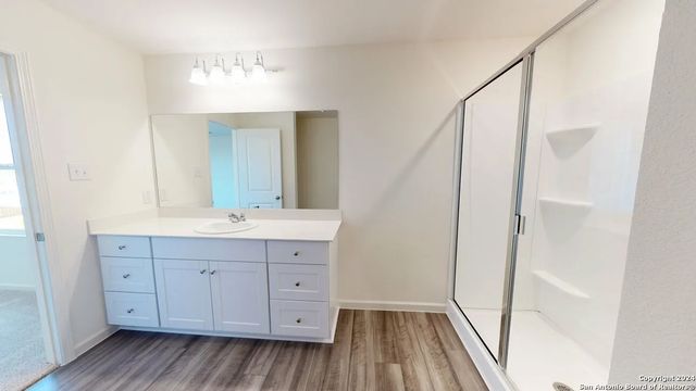 10402 Sedge Place, Adkins, TX 78101