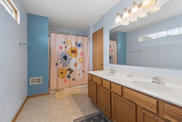 18416 Century Court, Tinley Park, IL 60477