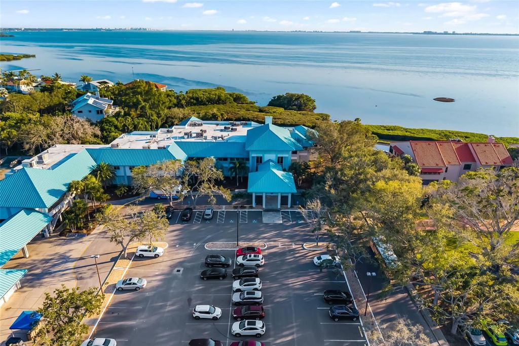 Image 46 of property listing at 4119 61ST AVENUE TERRACE W 308, Bradenton, FL 34210