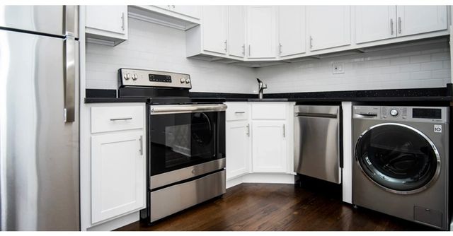 3345 N Marshfield Avenue 402, Chicago, IL 60657