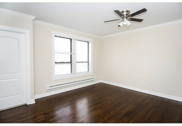 3345 N Marshfield Avenue 402, Chicago, IL 60657
