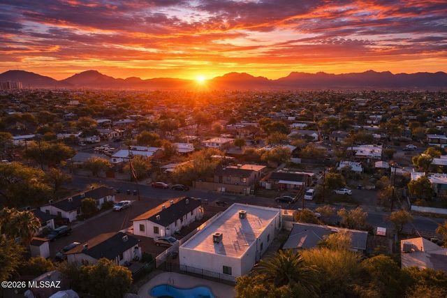 2720 N Hopi Place, Tucson, AZ 85705