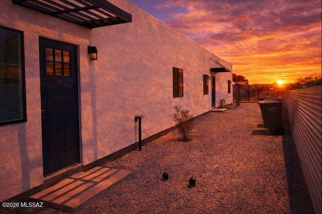 2720 N Hopi Place, Tucson, AZ 85705