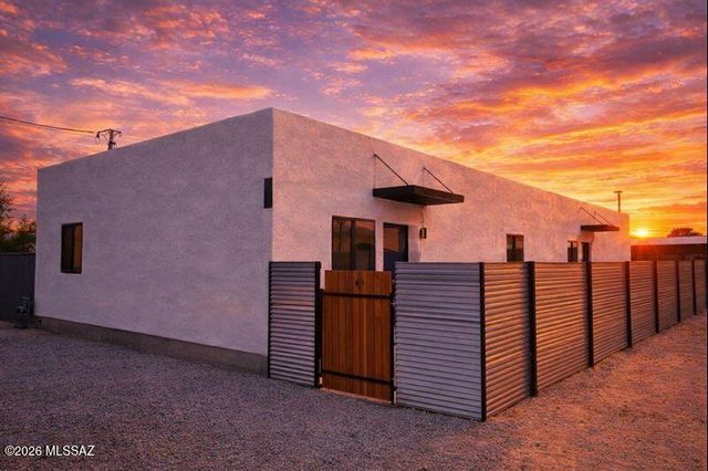 2720 N Hopi Place, Tucson, AZ 85705