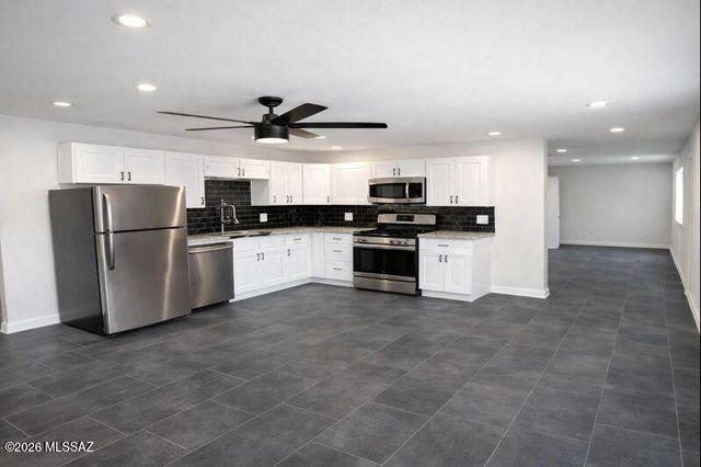 2720 N Hopi Place, Tucson, AZ 85705