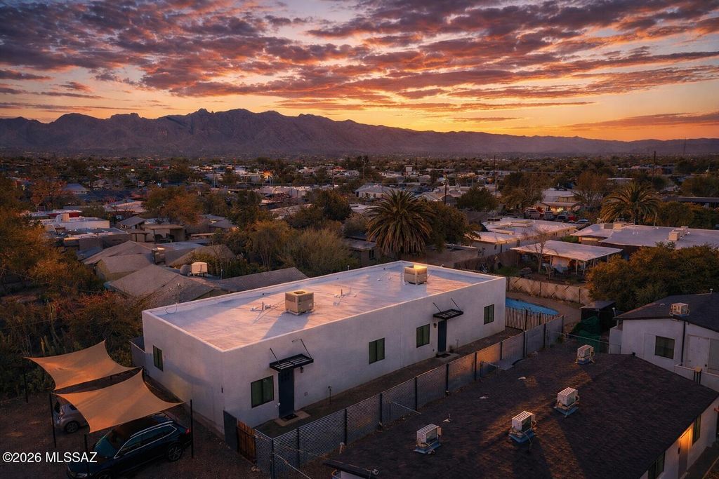 2720 N Hopi Place, Tucson, AZ 85705